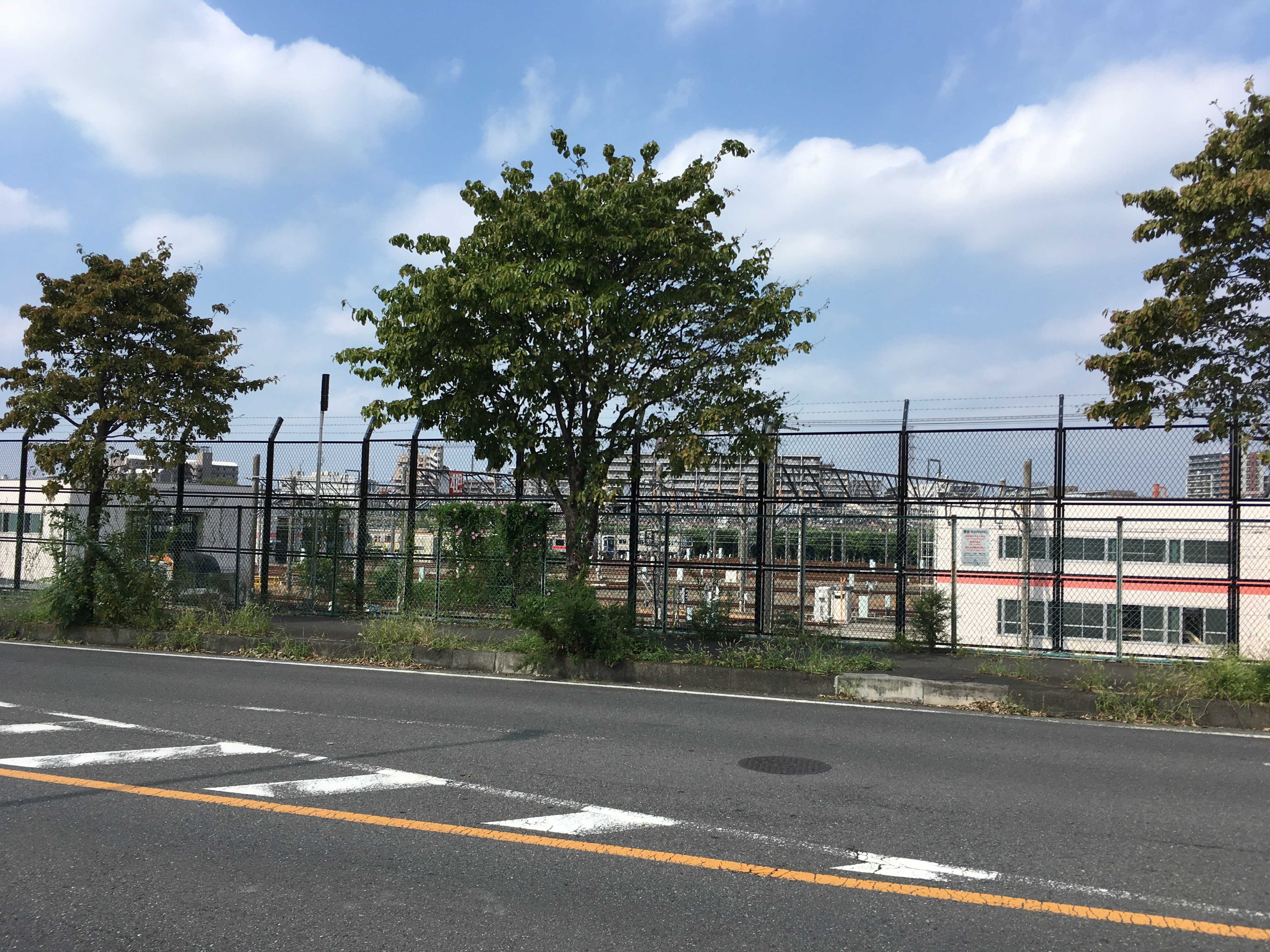 本田技研工業 和光ビル前から東京メトロ 和光検車区を眺める